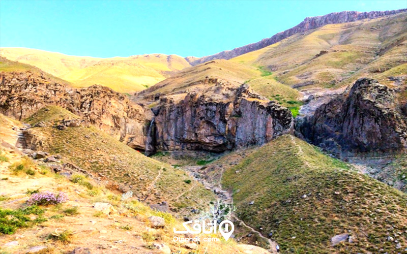 اقامت در آبشار خور