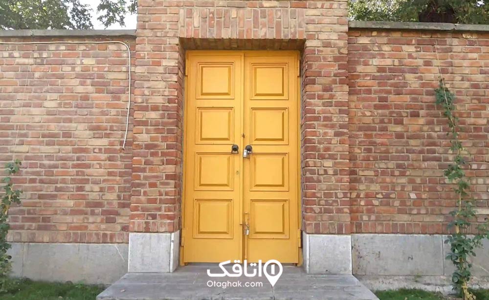 ورودی گورستان متفقین تهران