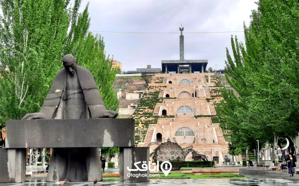 نمایی از کاسکاد ایروان رامنستان در روز