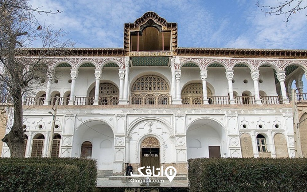 عمارت خسروآباد از جاهای دیدنی سنندج که قدمت آن به دوران قاجار می‌رسد