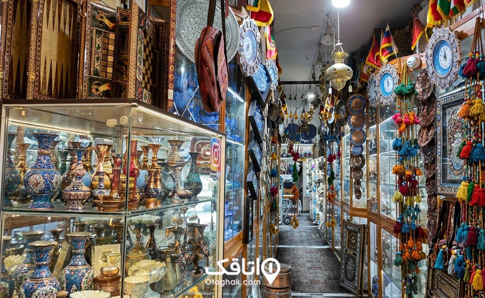 حجره‌های صنایع دستی، ظروف مسی و زیورآلات