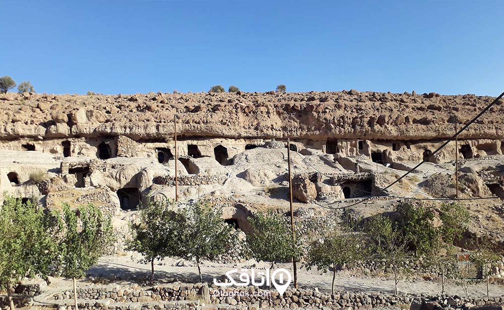 روستای صخرهای و دستکند میمند کرمان