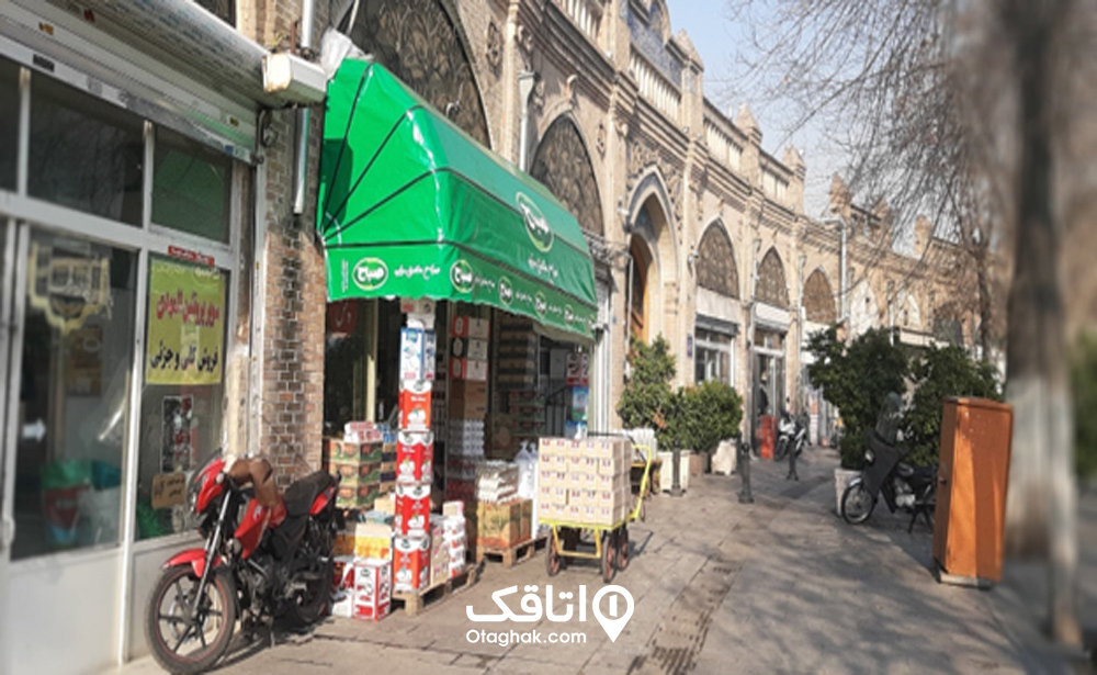 در خیابان مولوی چه میفروشند