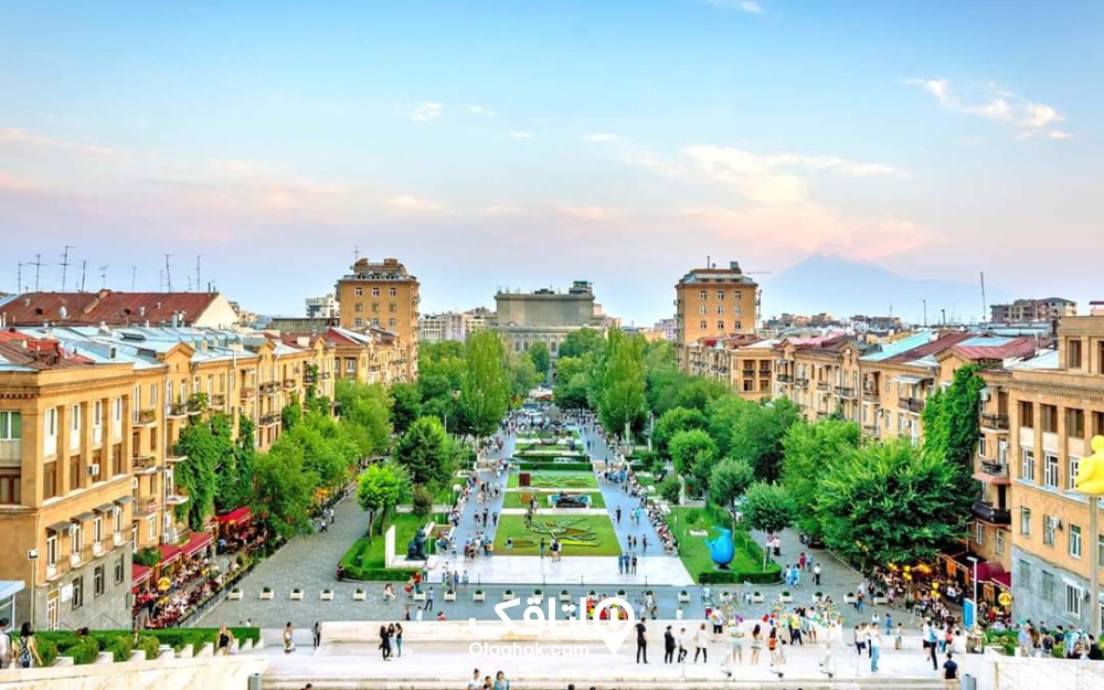 نمایی از شهر ایروان در روز