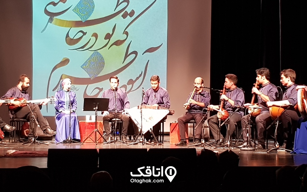 تصویری از برگزاری کنسرتی پرشور در سالن خلیج‌فارس فرهنگسرای نیاوران