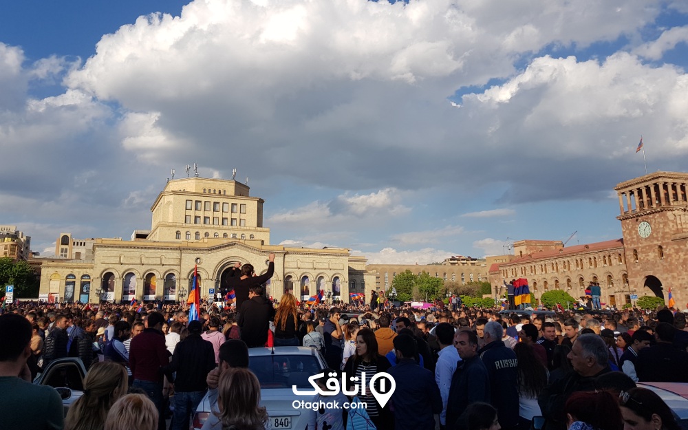 نمایی از یک گردهمایی سیاسی در میدان جمهوری ایروان