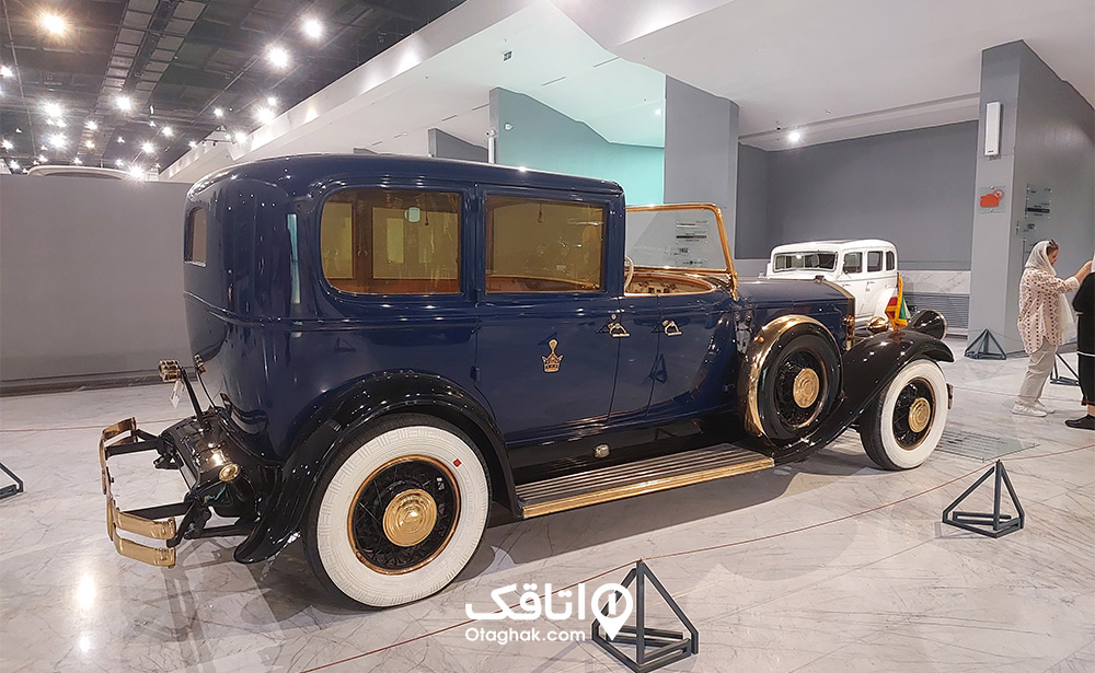 لیموزین موزه خودروهای تاریخی ایران