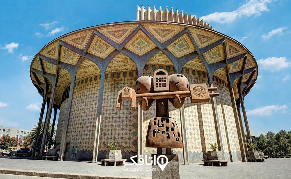  مجسمه برنزی فرهاد قفل‌زن، اثر استاد پرویز تناولی