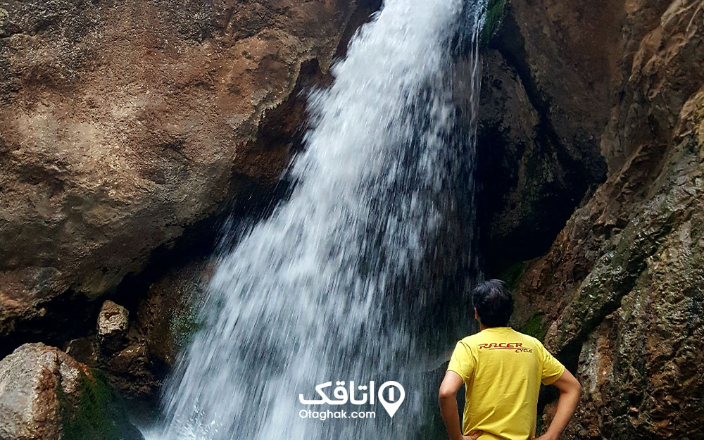آبشار زیبا در انتهای تنگه دوم