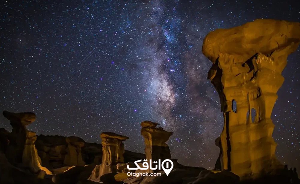 دره ستارگان در شب