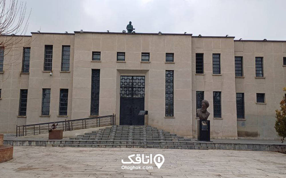 زندان سیاسی به خاطر انتقال زندانیان سیاسی از کل کشور به تهران تاسیس شد.