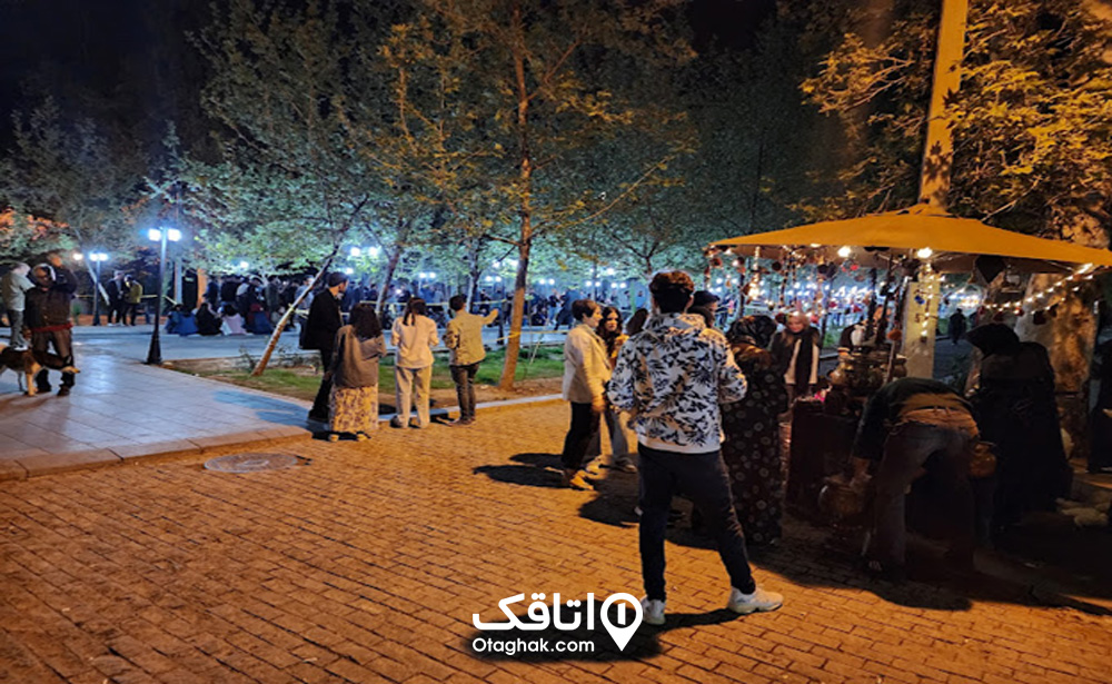 غذاها و چای خیابانی