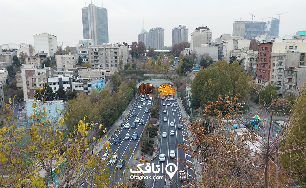 تماشای مناظر اطراف پل طبیعت تهران