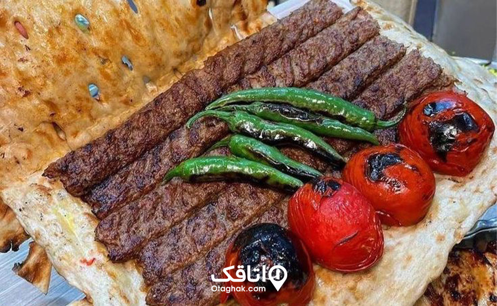 کبابی حاج مرشد چلویی بازار