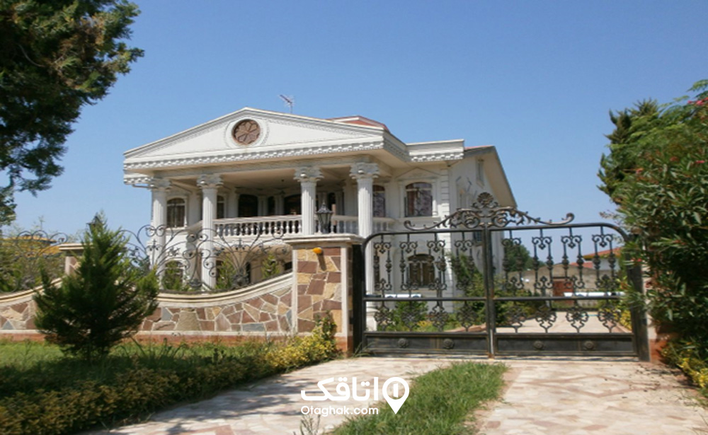 دهکده ساحلی انزلی کجاست
