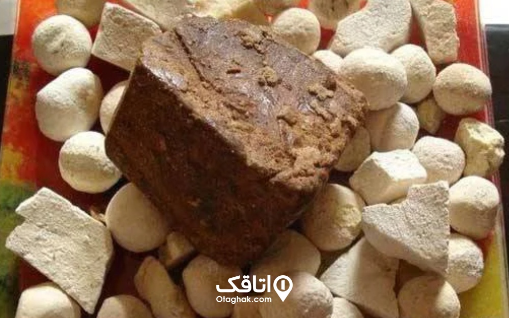 سوغات شهرکرد کشک و قره‌قروت