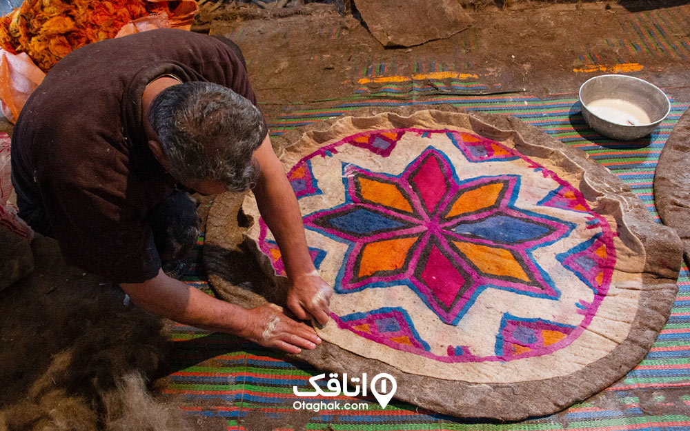 صنایع دستی شهرکرد نمدمالی