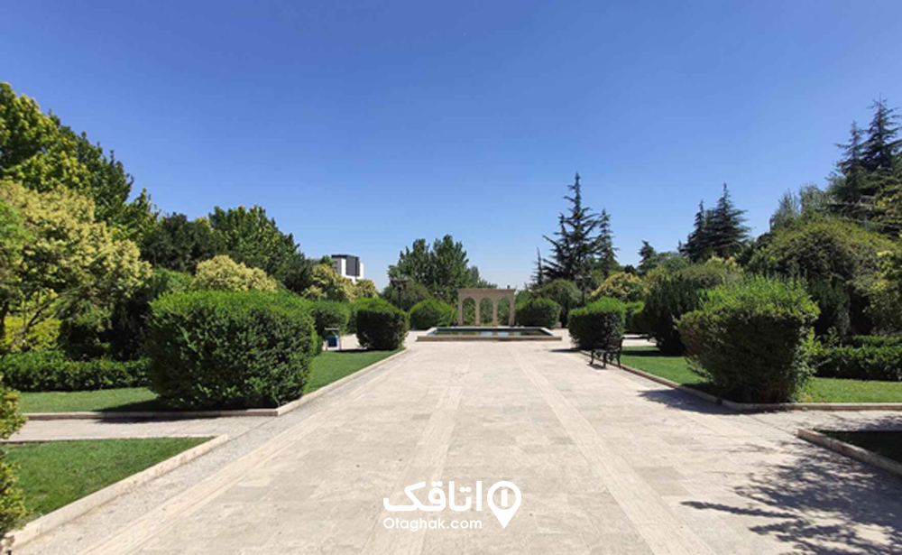 پوشش گیاهی بوستان گفتگو تهران
