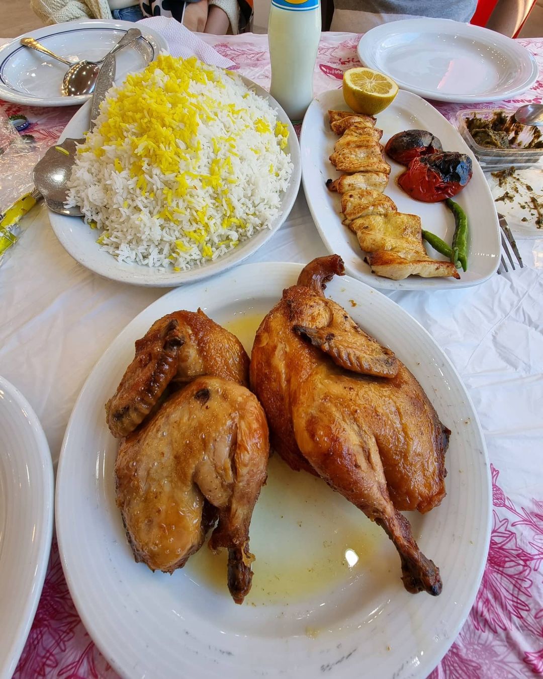 رستوران‌های اطراف رینه