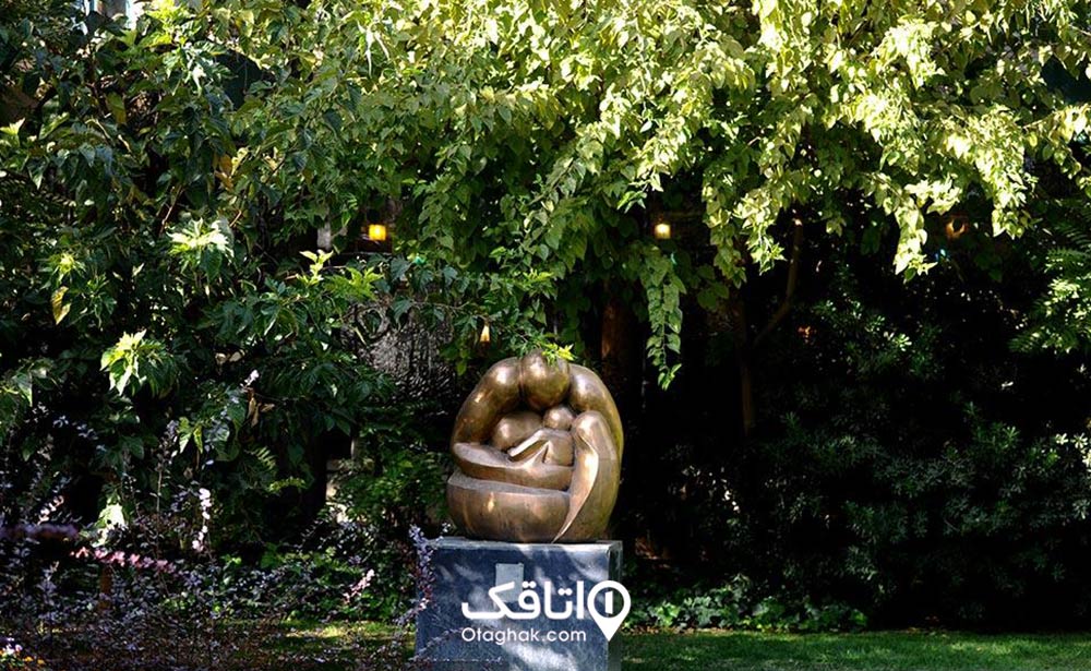 آثار حجمی و مجسمههای بوستان هنرمندان