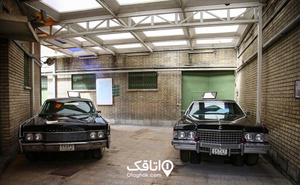 لیموزین‌های منتسب به ارتشبد حسین فردوست و تیمسار نعمت‌الله نصیری در موزه عبرت تهران